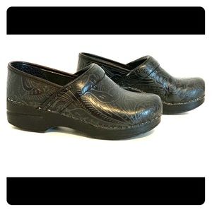 Professional Tooled Black Danskos sz36